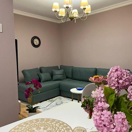Gesapartment Тирана Екстериор снимка